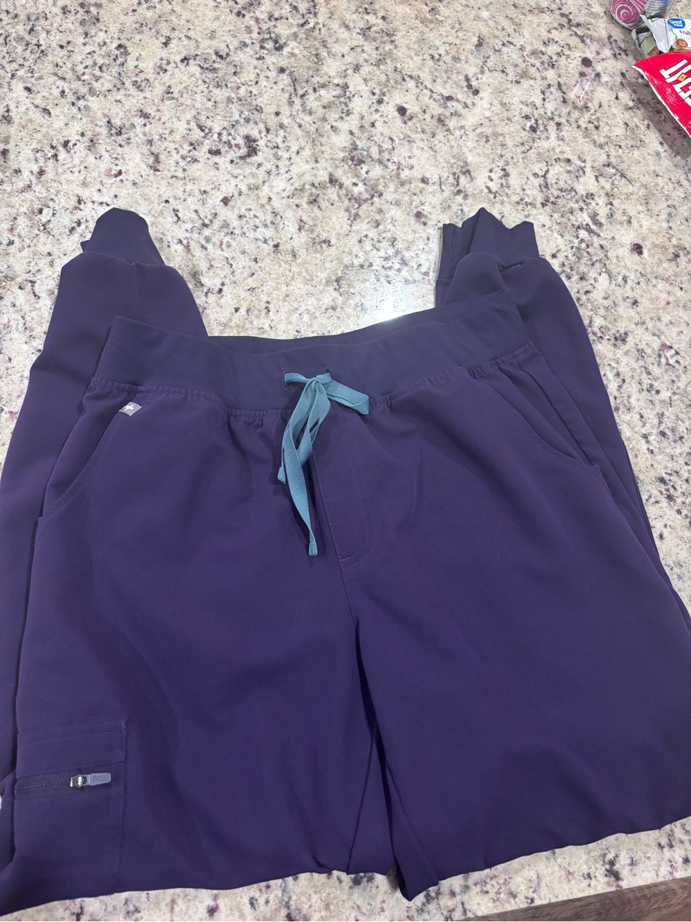 Women’s Figs plum jogger medium